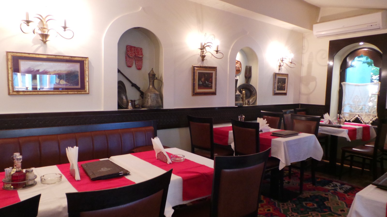 Sadrvan Restaurant03